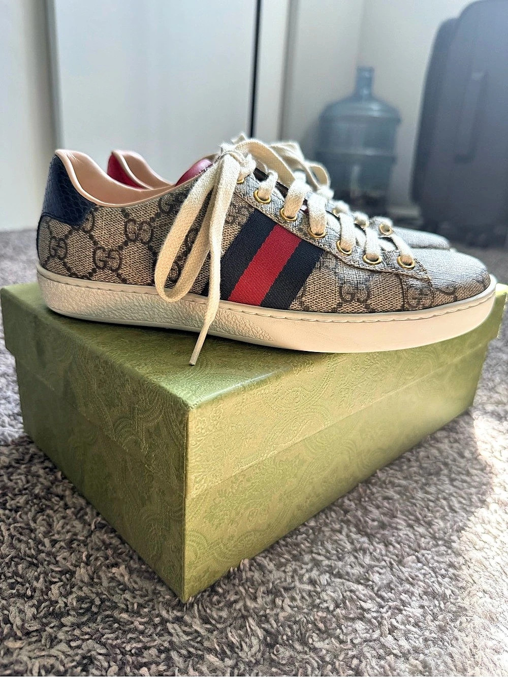 Gucci Women’s Ace GG Supreme Low Sneakers Beige & Ebony Multi Red Navy EU 36